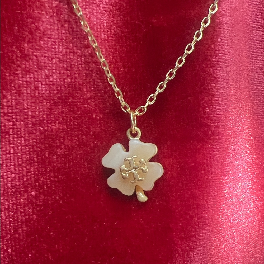Elegant Gold Clover Pendant Necklace by Tory Burch